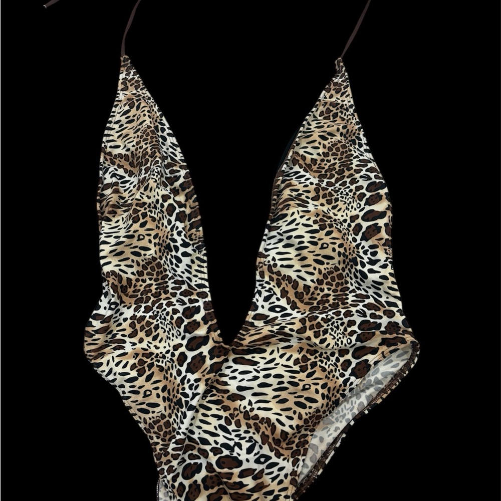 Cupshe Animal Print V-Neck Swimsuit